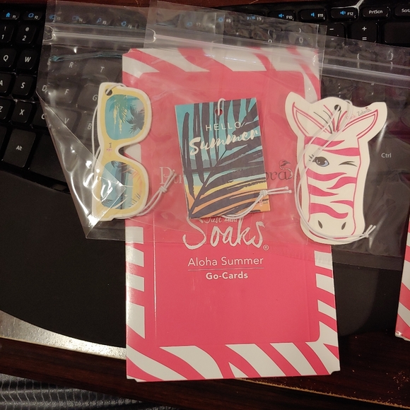 Pink Zebra Hipster Animal & Aloha Summer Go-Cards - Picture 2 of 3